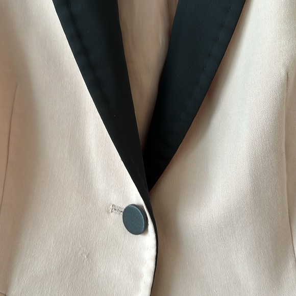 H&M Peach Blazer with Black satin collar and button - Picture 3 of 5